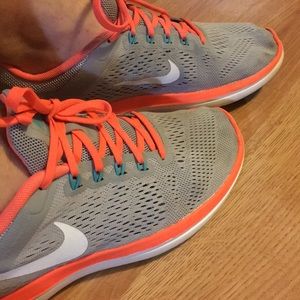 Nike runner shoes